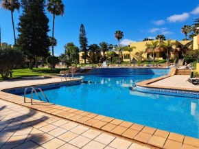 Garden and relaxation house, 1 bedroom, Wifi, swimming pool